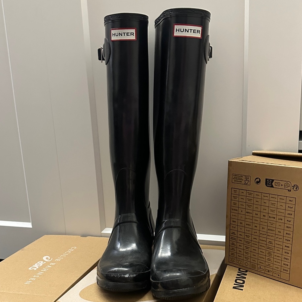 Hunter Classic Black Knee-High Boots